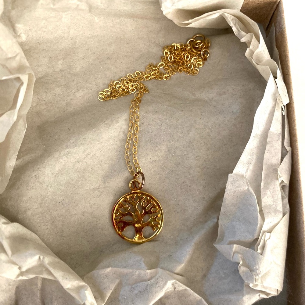 RETREAT GOOD TONES TREE OF LIFE NECKLACE
